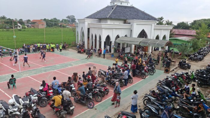 Pekan Awal Harlah Ke-4 Ponpes Darurrohmah Dimeriahkan Dengan Pertandingan Futsal dan Voli