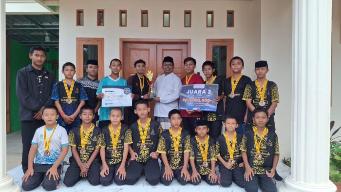 Selamat !!! Darurrohmah Meraih Juara 3 dalam Pertandingan Futsal di Indramayu Selamat !!! Darurrohmah Meraih Juara 3 dalam Pertandingan Futsal di Indramayu