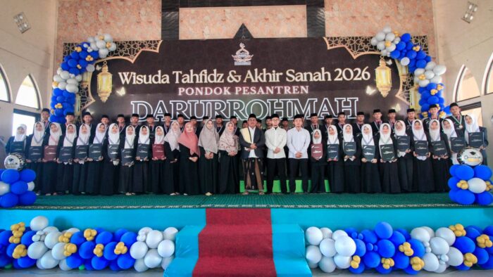 Wisuda Akhir Sanah dan Wisuda Tahfidz Pondok Pesantren Darurrohmah, Momen Syukur atas Perjuangan Menuntut Ilmu dan Menghafal Al-Qur’an Wisuda Akhir Sanah dan Wisuda Tahfidz Pondok Pesantren Darurrohmah, Momen Syukur atas Perjuangan Menuntut Ilmu dan Menghafal Al-Qur’an