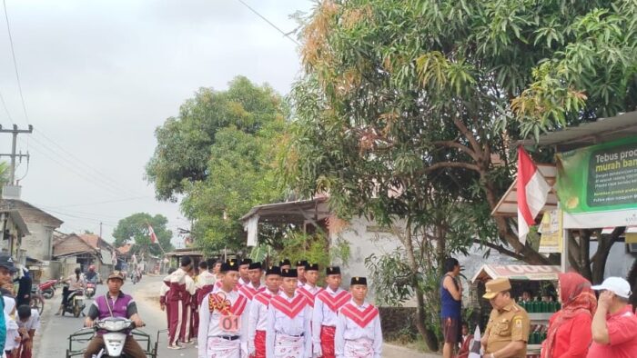 Perlombaan Gerak Jalan Peringatan HUT RI yang ke 81 di Kecamatan Weru Perlombaan Gerak Jalan Peringatan HUT RI yang ke 81 di Kecamatan Weru
